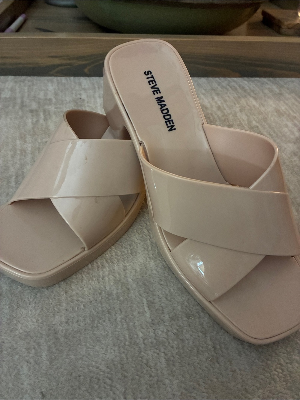 Steve Madden Pale Pink Patent Crossband‎ Slide Sandals